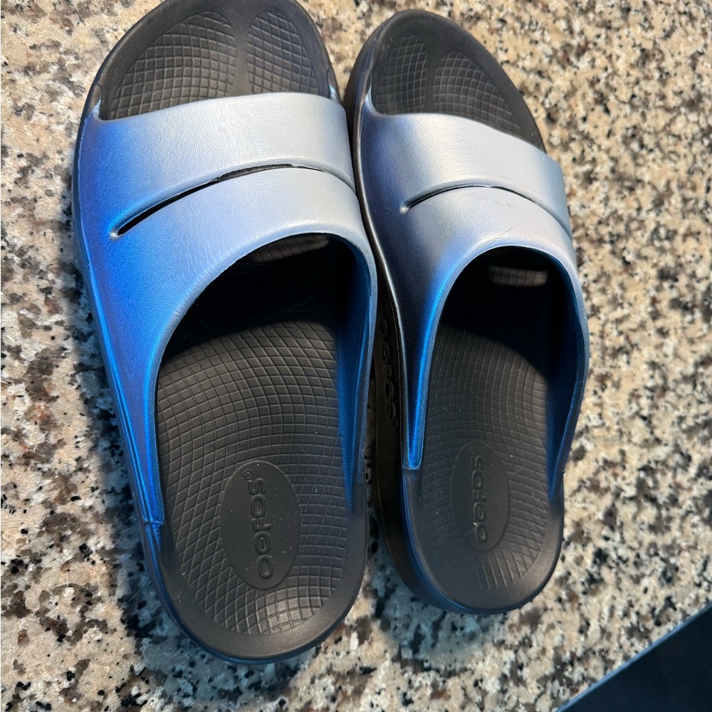 Oofos Black and Blue Slide Sandals size 39